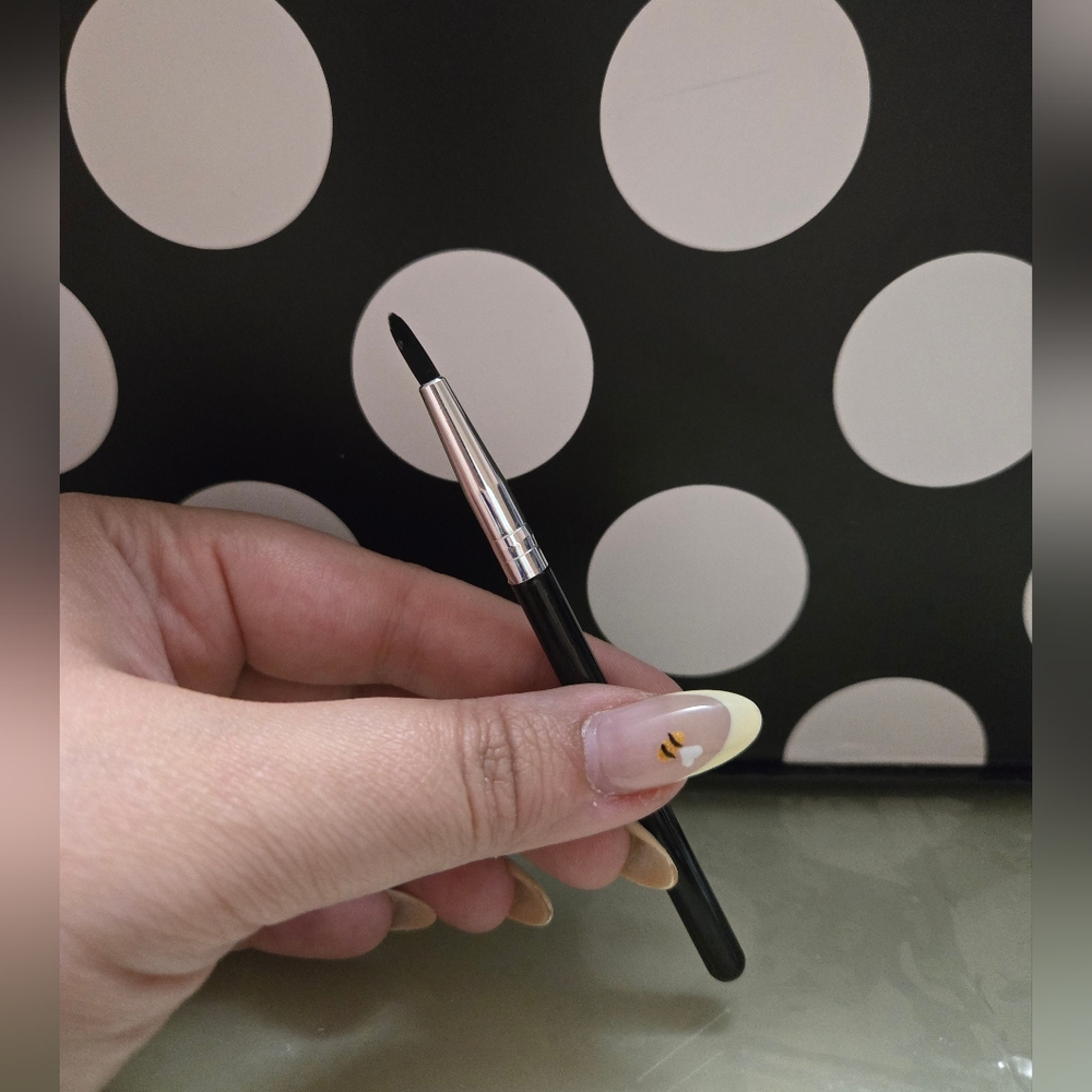 FREE W/$20 BEAUTY PURCHASE✨️Lip Brush✨️